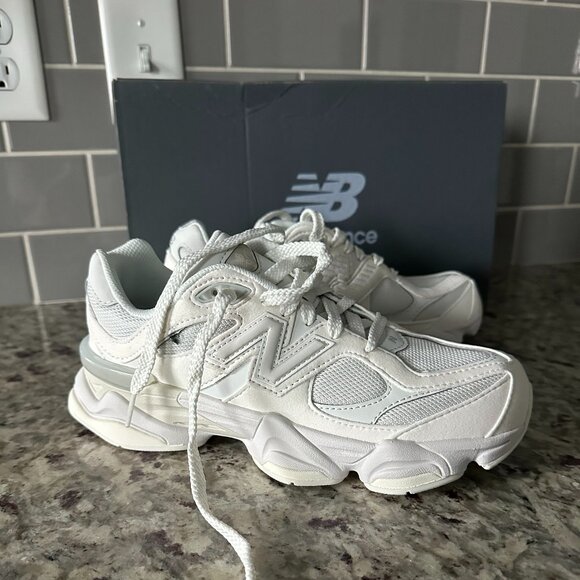 Brand New 9060 in Triple White (Big Kids 5.5/Womens 7) - Picture 6 of 7